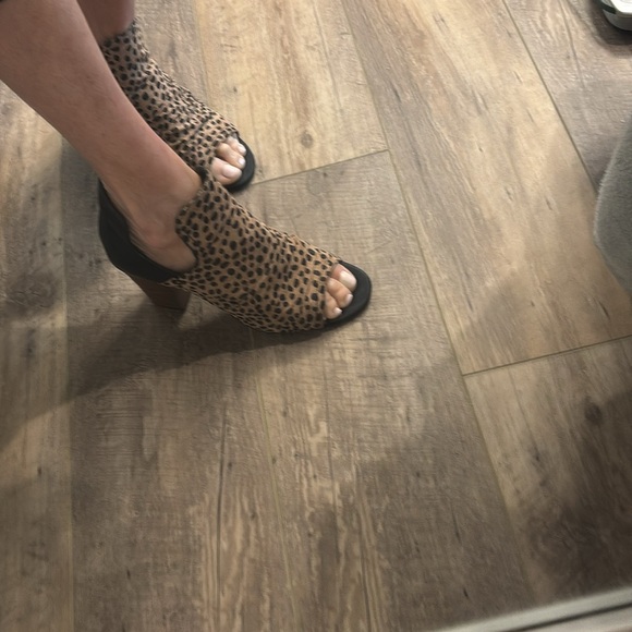 Shoes - Picture 2 of 3